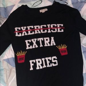 Black sweater “Extra Fries”